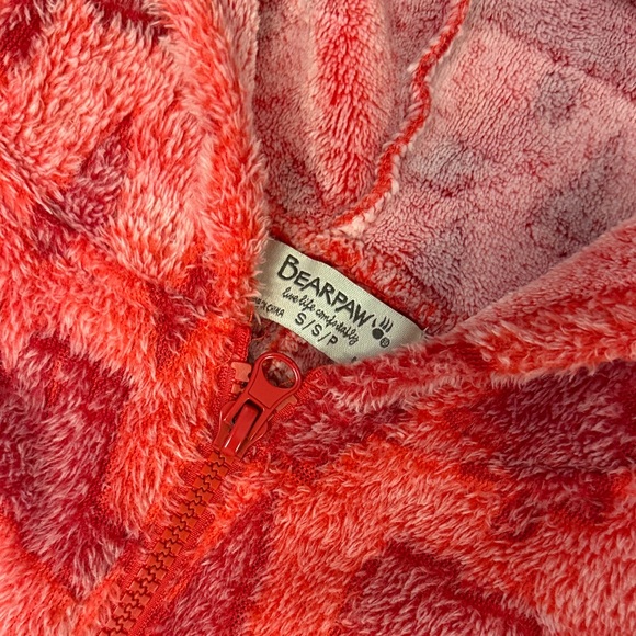 Bearpaw Cozy Red woman’s  One Piece - Picture 2 of 7
